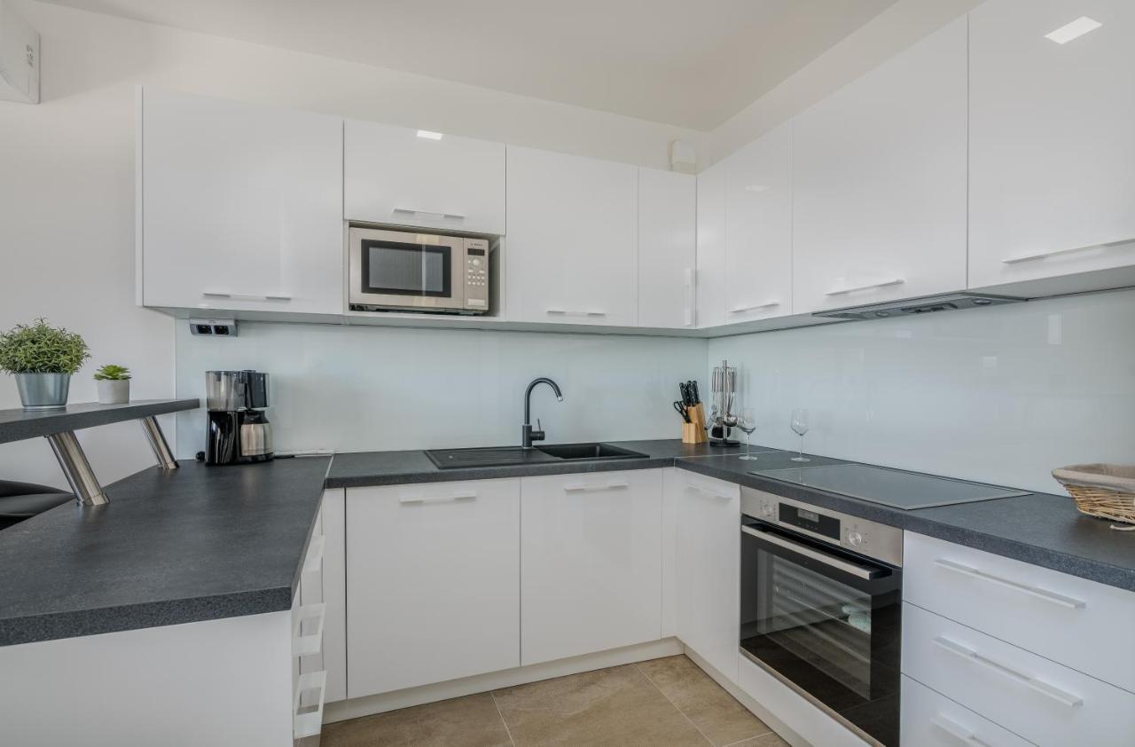 Appartment Divine Krk Town Eksteriør billede